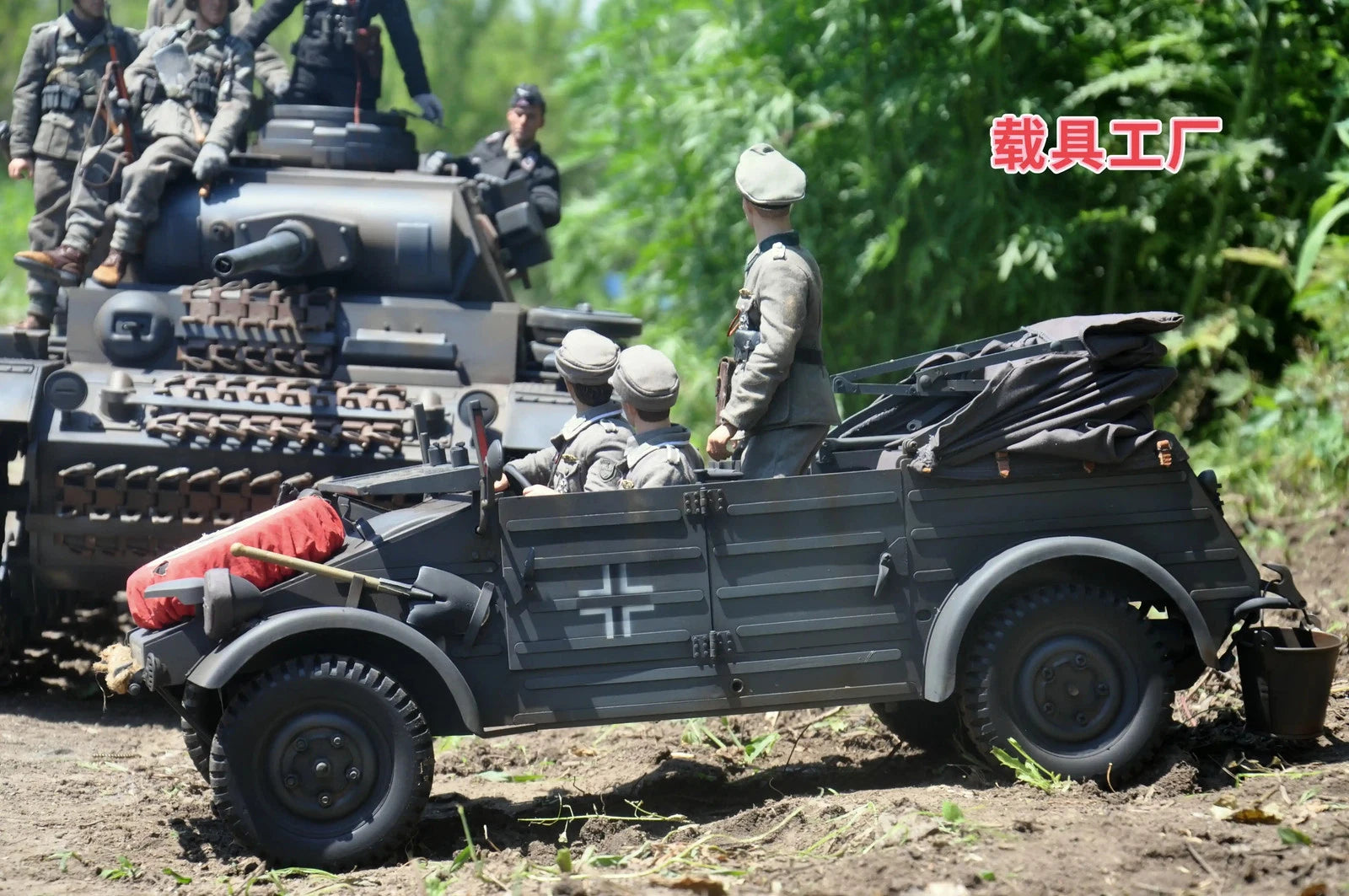 GO-TRUCK 1/6 WWII German German 82 regular Jeep Metal Model Grey Color Instock GO-TRUCK - KOEEK