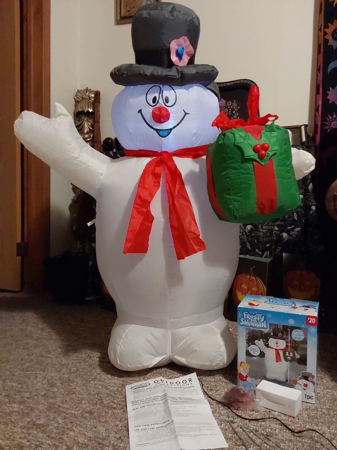 Frosty The Snowman Greeter w/ Xmas Gift Inflatable Airblown Gemmy 3.5ft Light Up GEMMY - KOEEK