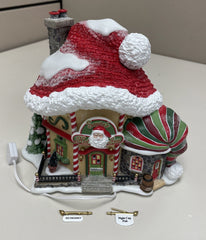 Department 56 56795 Santa’s Hat Inn Christmas Lighted House DEPARTMENT 56 - KOEEK