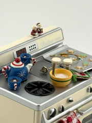 2004 Hallmark Magic Ornament "Christmas Cookies Stove Oven" Light and Fragrance HALLMARK - KOEEK