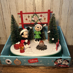 ! Disney Christmas Mickey & Minnie Mouse Animated Lighted Campfire Musical DISNEY - KOEEK