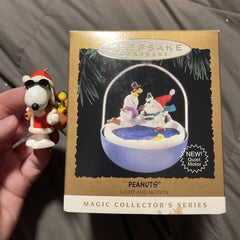 1995 Hallmark Keepsake Magic Ornament Motion Light PEANUTS in Box Joe Cool Lot HALLMARK - KOEEK