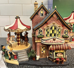 Heartland Valley Village Lighted House with Music and Motion Playland Carousel HEARTLAND - KOEEK
