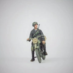 1:35 resin figure model 1 Italian motorcycle rider (No motorcycle) Unassembled 07FC0E-D4 - KOEEK