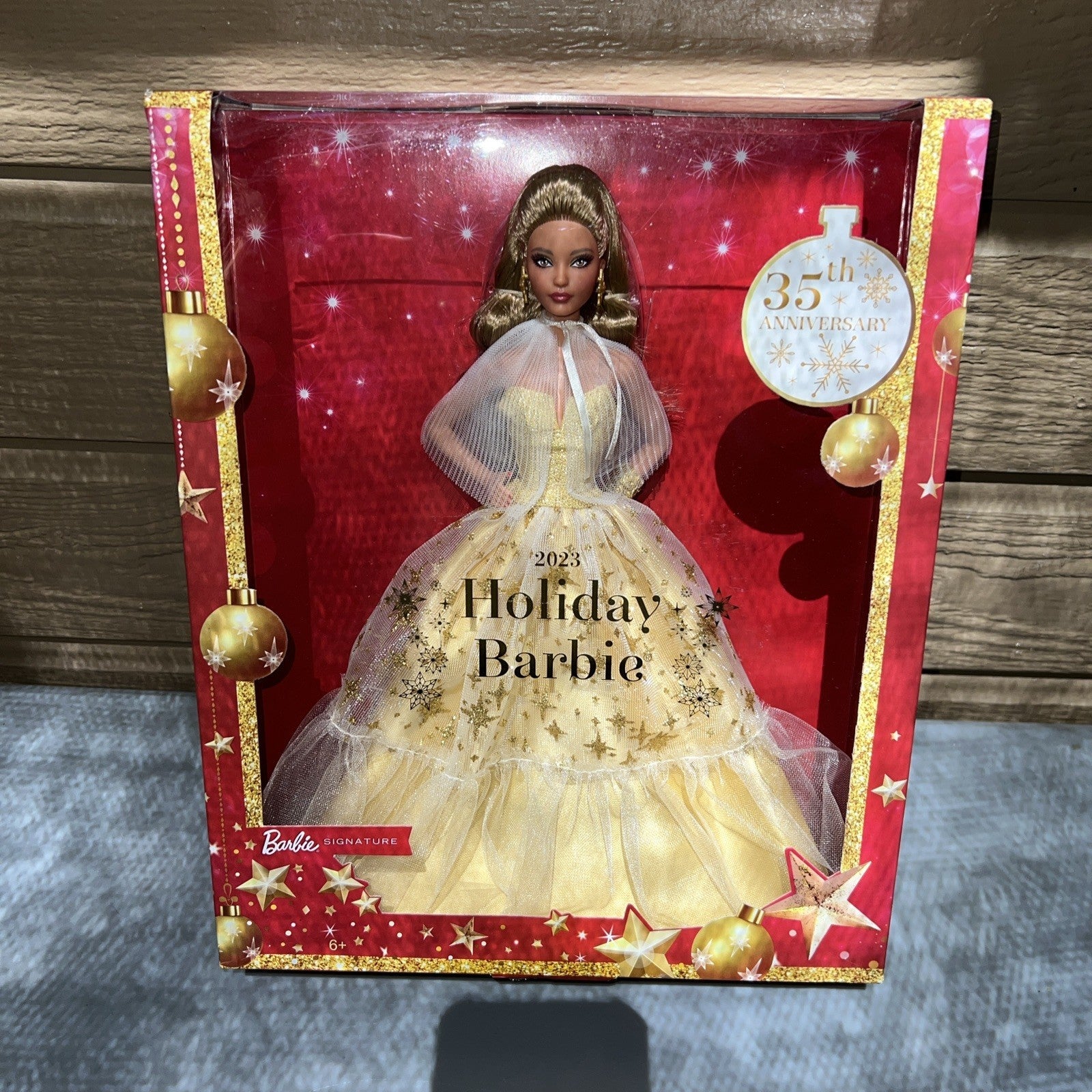 Barbie 13" Signature 2023 Holiday Doll Golden Gown, Light Brown Hair BARBIE - KOEEK