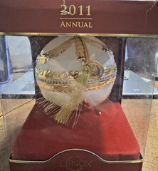 LENOX 2011 Annual Christmas Ball Ornament Porcelain Gold Garland Swag - MINT LENOX - KOEEK