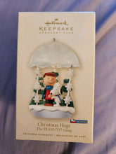 2008 Hallmark Keepsake CHRISTMAS HUGS! Peanuts Gang Ornament Light Up Snoopy HALLMARK - KOEEK