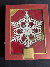 Lenox 2008 Annual Snowflake Ornament with Crystal Gems- Red•Green•White•Gold LENOX - KOEEK