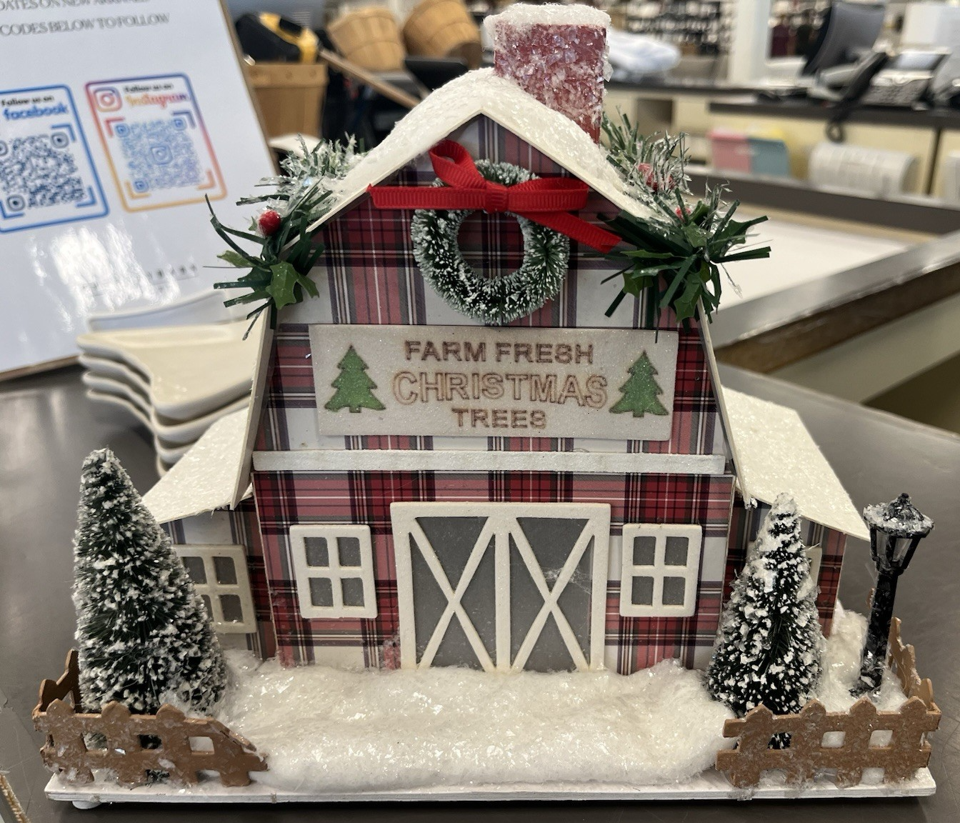 Pottery Barn Christmas Classic Light-Up Mantel Village farm fresh trees POTTERY BARN - KOEEK