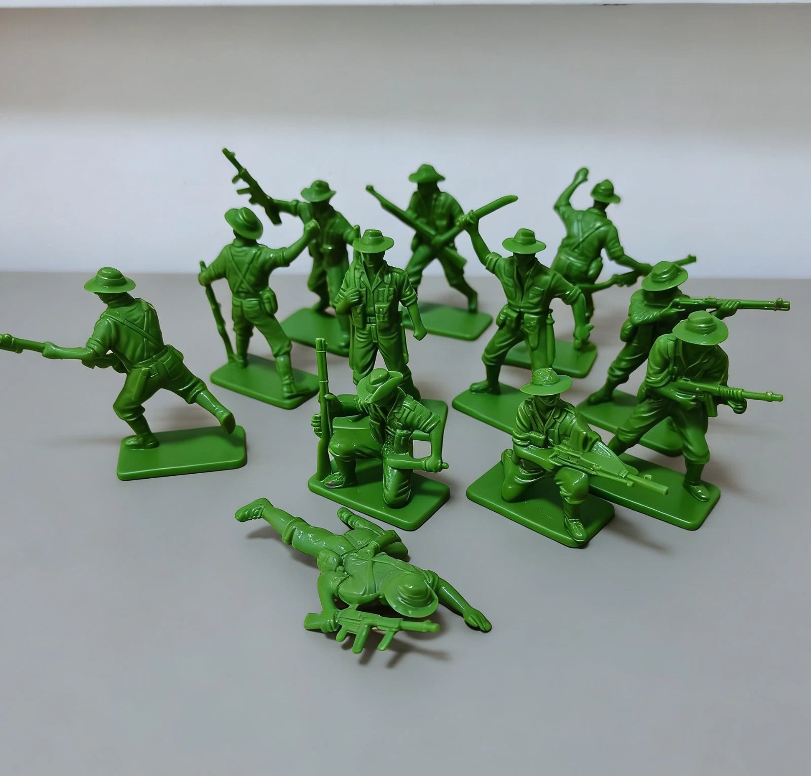 1:32 WWII Australian Soldier Set12 Poses5.5cmTall NostalgicStaticArmyMen Figures 07FC0E-D4 - KOEEK