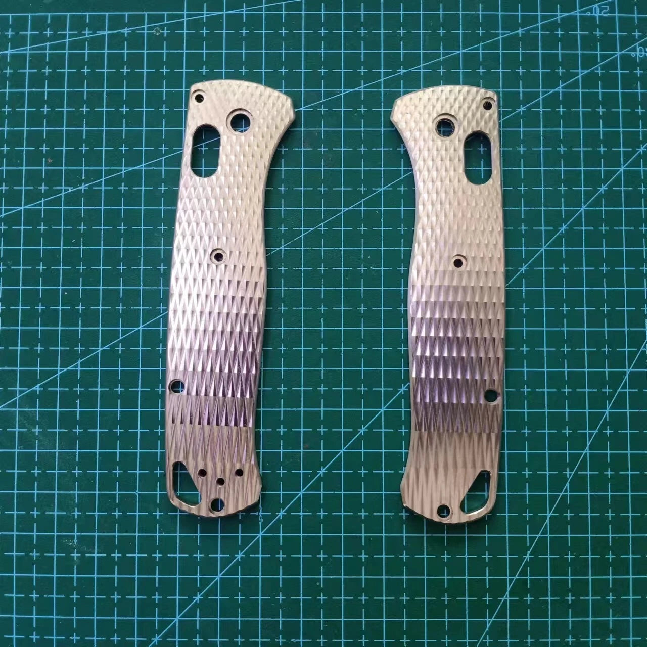 Hot 1Pair Custom MadeTitanium Alloy Handle Scales for Benchmade Bugout 535 Knive 07FC0E-D4 - KOEEK