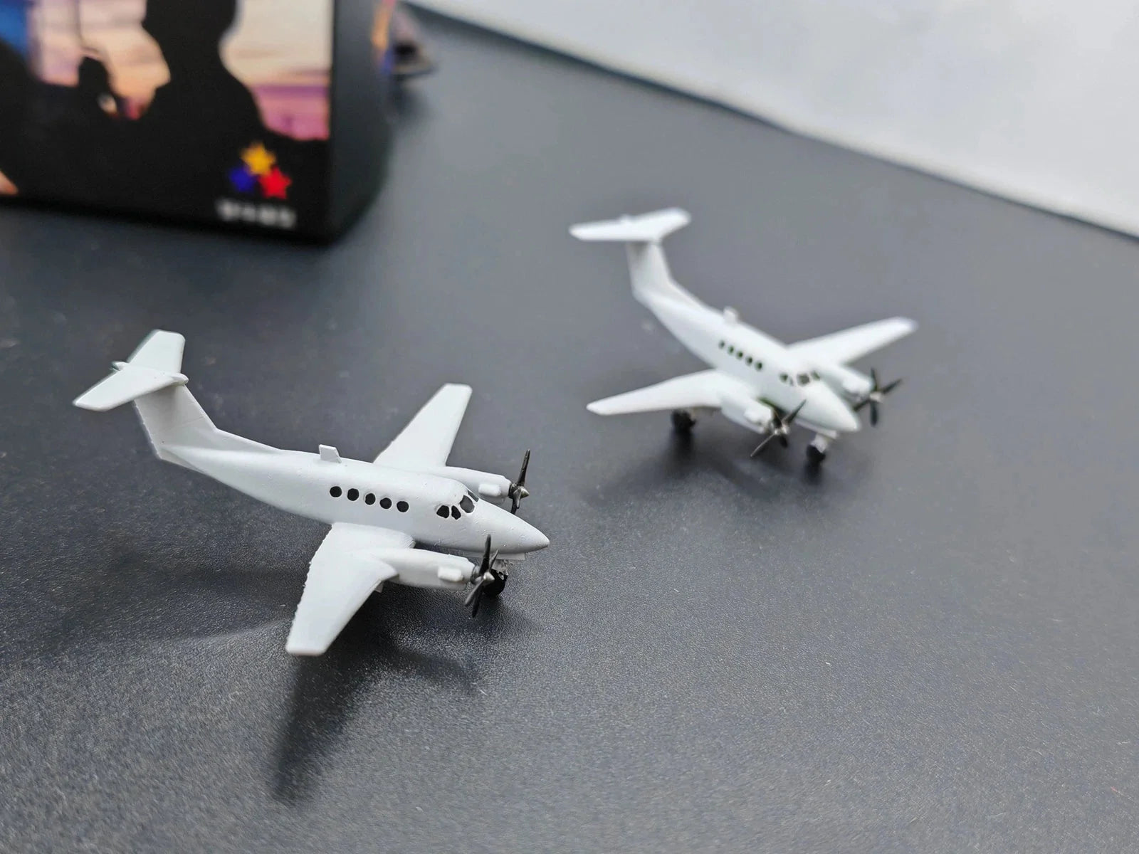 1/400 US Beechcraft B200 "King of the Air" Light Business Jet Model 07FC0E-D4 - KOEEK [4]
