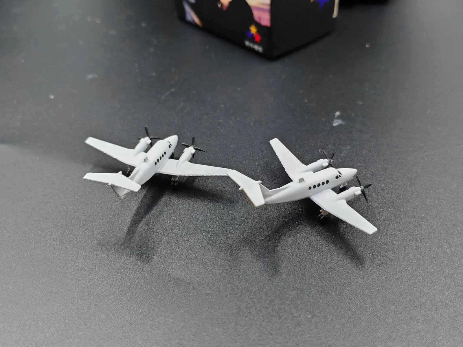 1/400 US Beechcraft B200 "King of the Air" Light Business Jet Model 07FC0E-D4 - KOEEK [5]