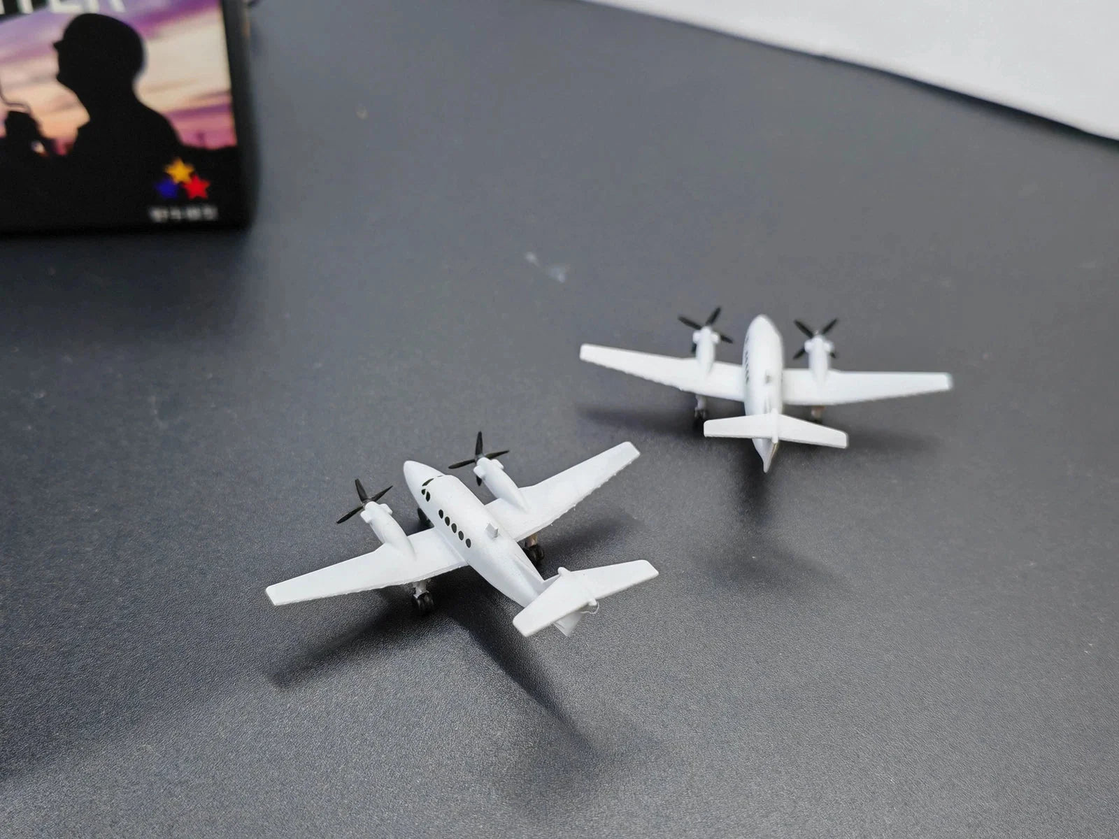 1/400 US Beechcraft B200 "King of the Air" Light Business Jet Model 07FC0E-D4 - KOEEK [6]