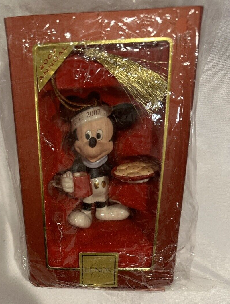 Lenox "Mickey's Christmas Treat " 2007 Annual Ornament NIB LENOX - KOEEK