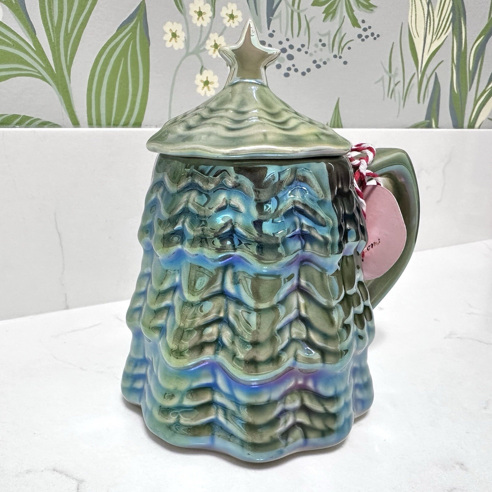 Anthropologie Merry Luster Tree Lidded Mug Holly Green Holiday Christmas ANTHROPOLOGIE - KOEEK