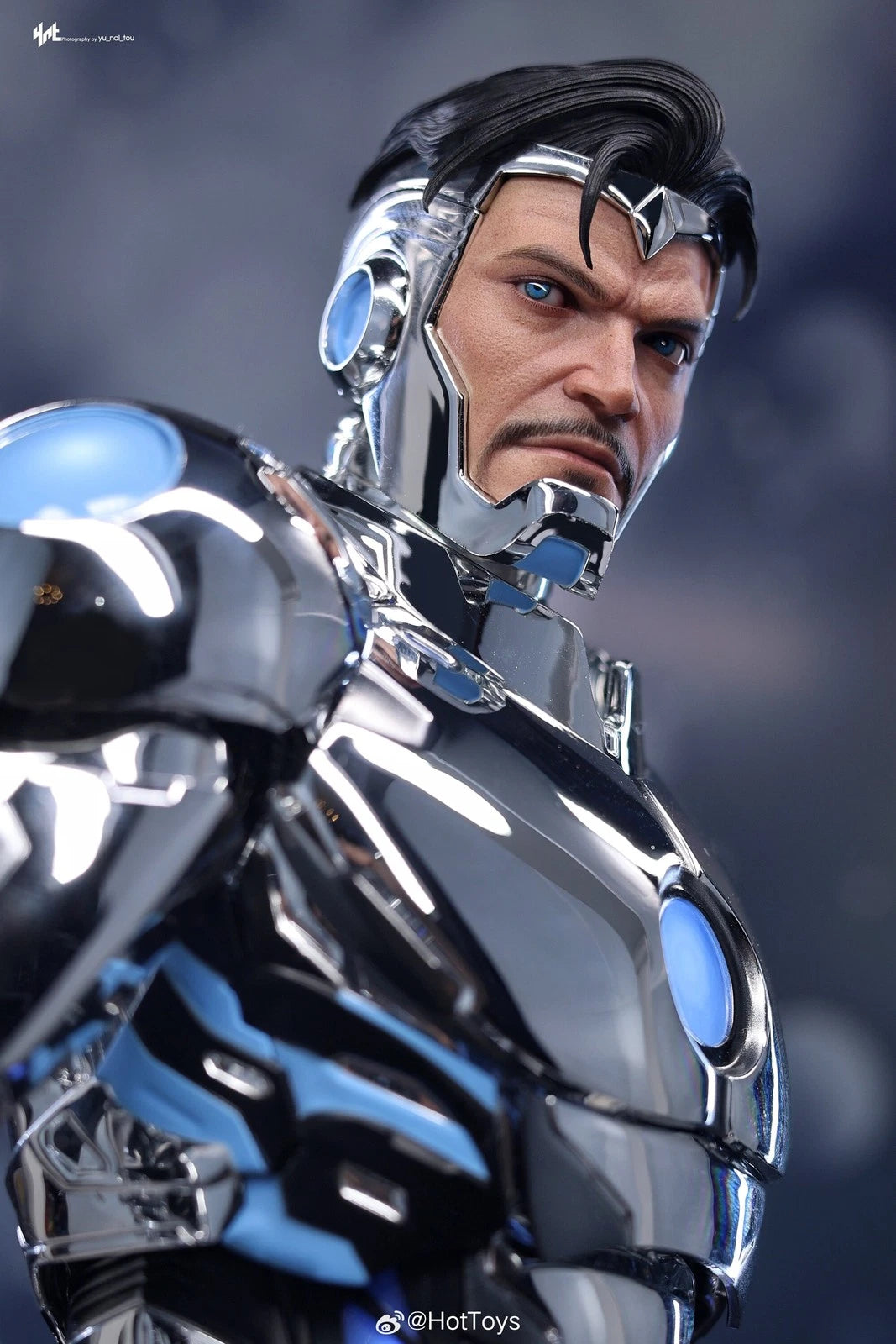 Hot Toys Marvel Comics Superior Iron Man 1/6 Diecast Electroplated Action Figure HOT_TOYS - KOEEK