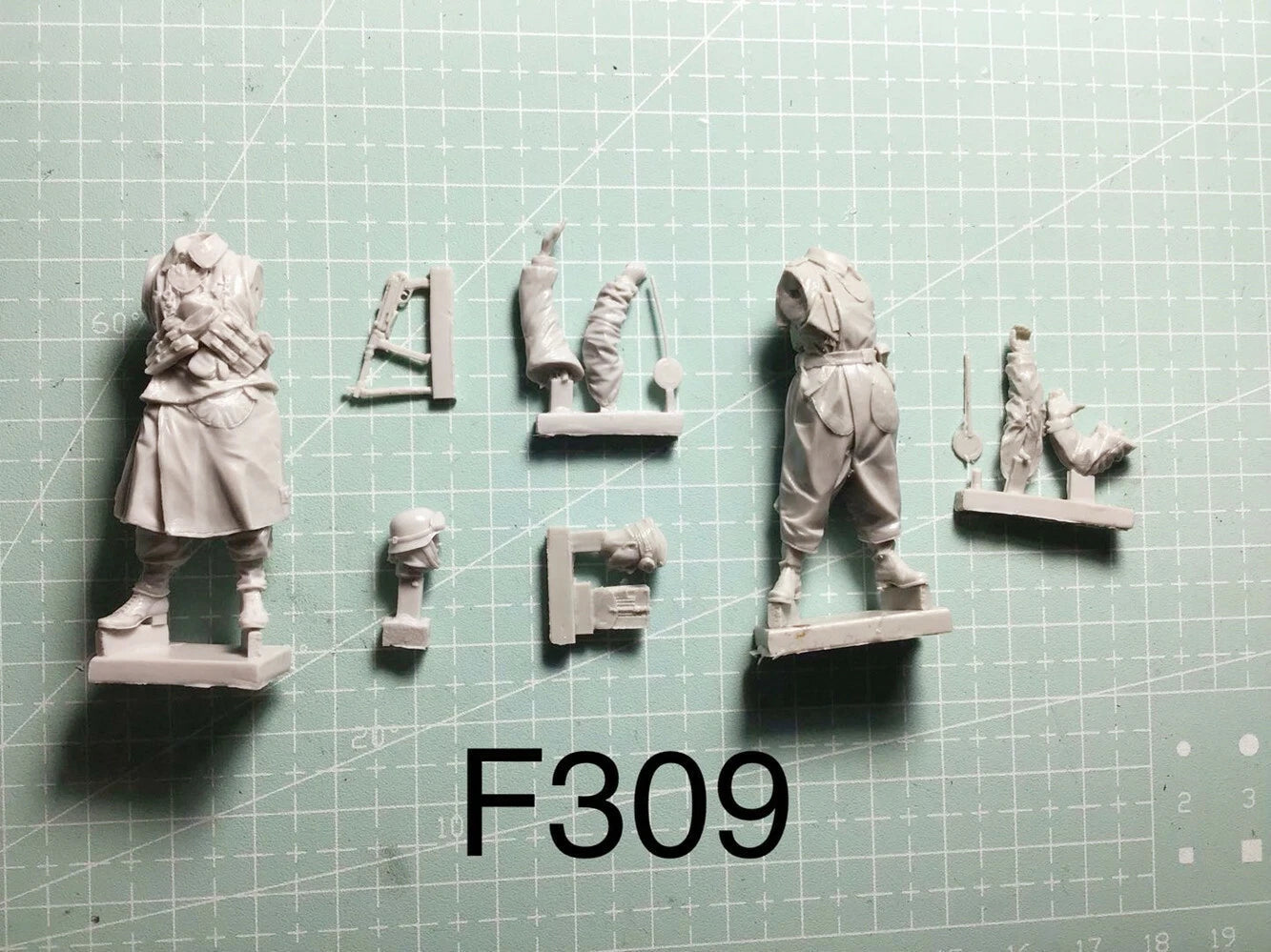 1:35 resin figure model 2 soldiers Unassembled Unpainted 07FC0E-D4 - KOEEK