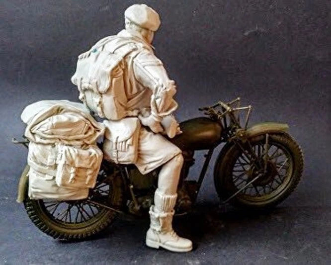 1/9 Resin Figure model WW2 British soldier (no motorcycle)Unassembled Unpainted 07FC0E-D4 - KOEEK