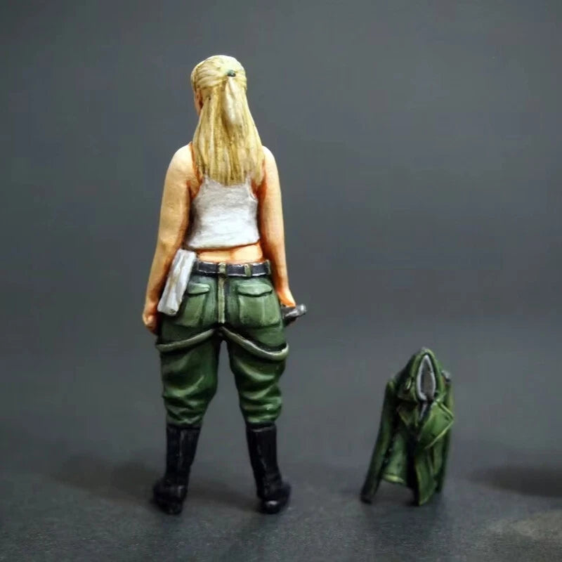 1/35 Resin Figure Model Kit Female Tank Repairer 2 Figures Unassembled Unpainted 07FC0E-D4 - KOEEK