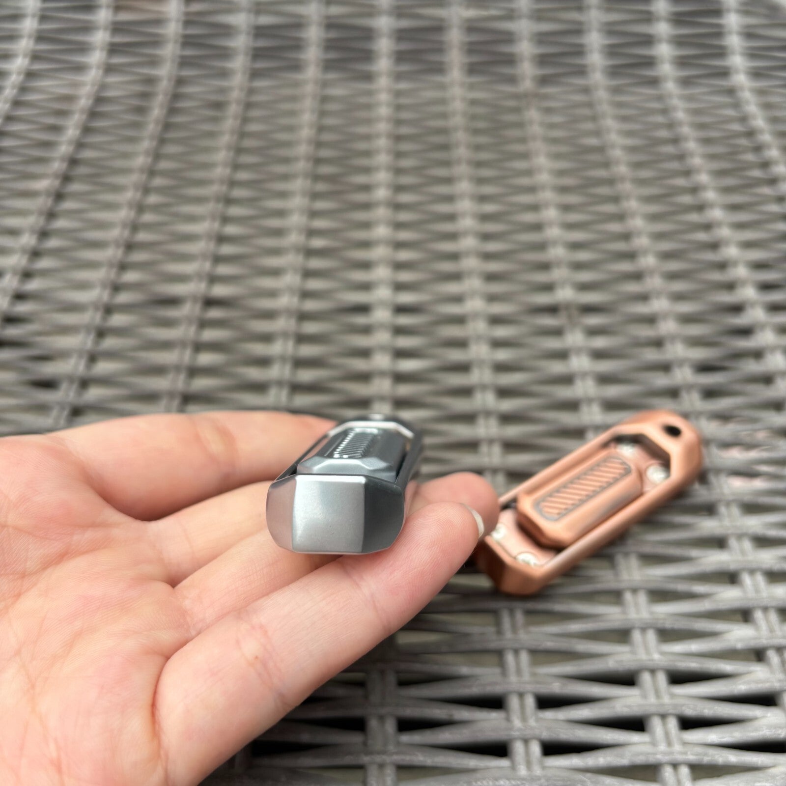 EDC fingertip rebound push card mini fingertip toy relieves adult stress 07FC0E-D4 - KOEEK