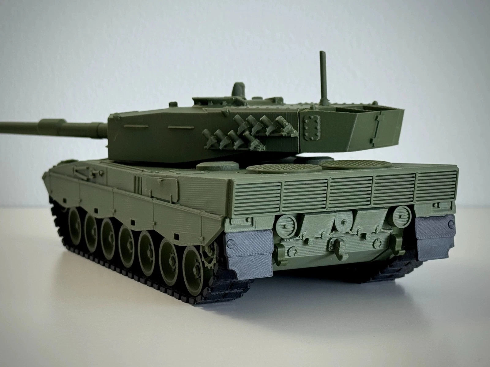 Leopard 2AV Prototype Main Battle Tank Model Modern Military Collection Desktop 07FC0E-D4 - KOEEK