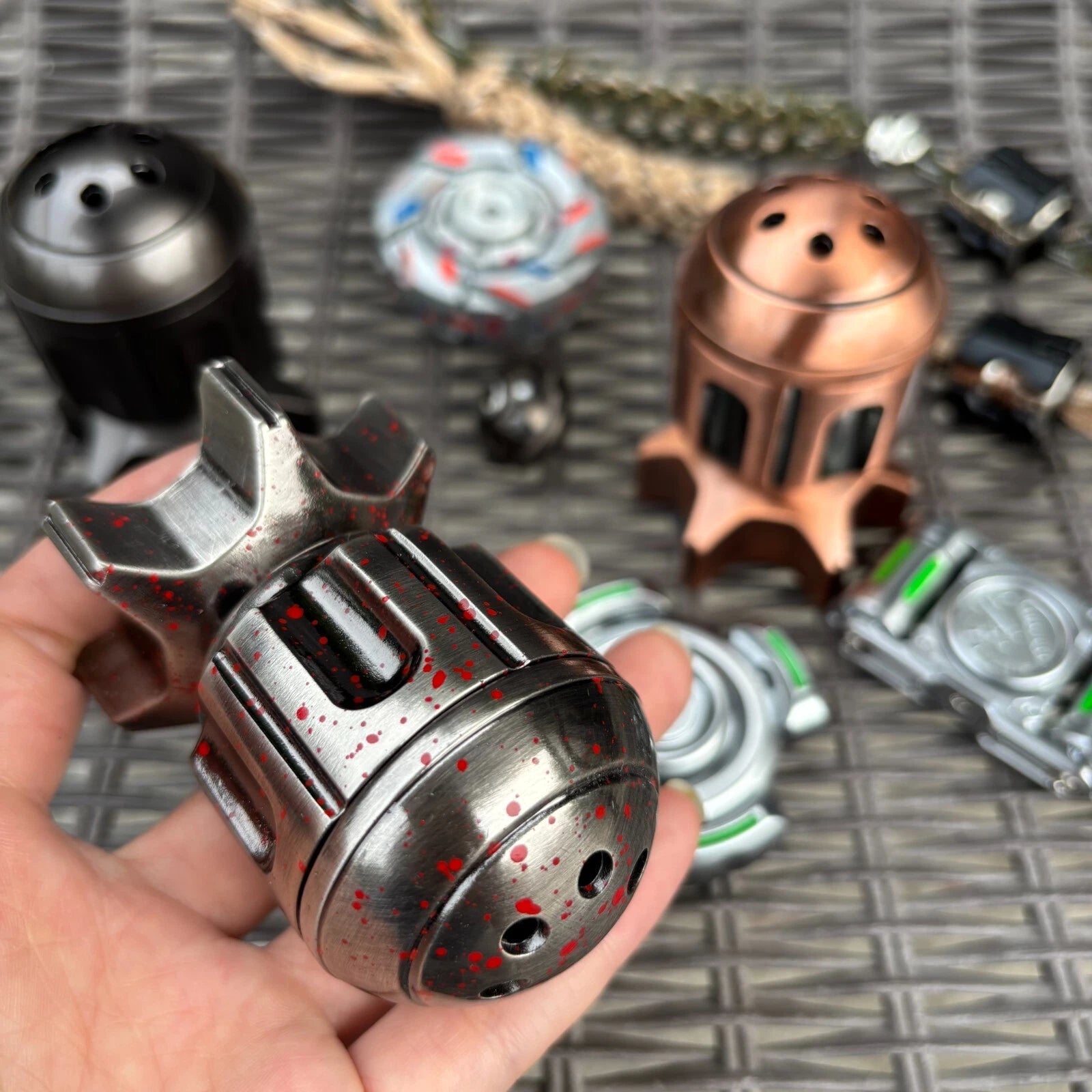 Revolver Bullet Dice Set Finger Spinning Multifunctional Game Prop EDC Metal Toy 07FC0E-D4 - KOEEK