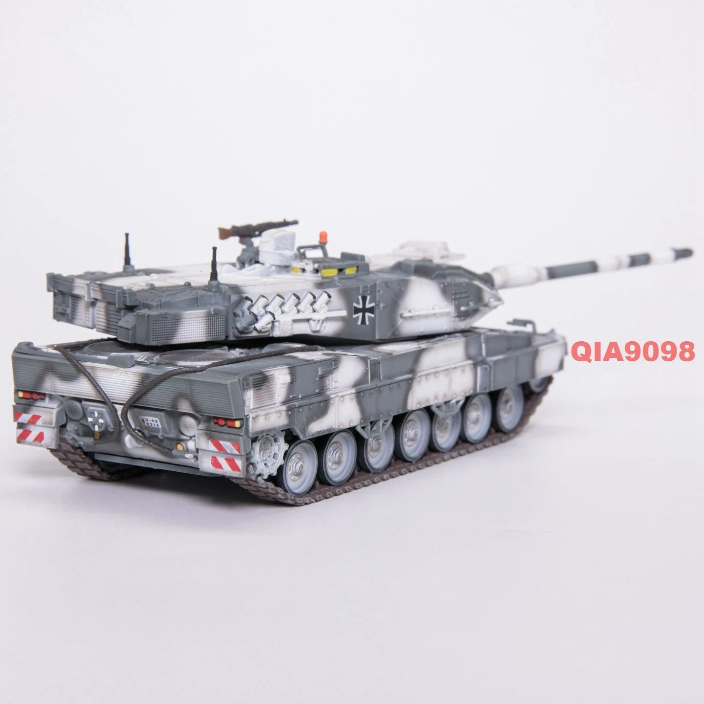 1:72 Scale German Leopard 2A7 Main Battle Tank Snow Camo Metal Plastic Model 07FC0E-D4 - KOEEK