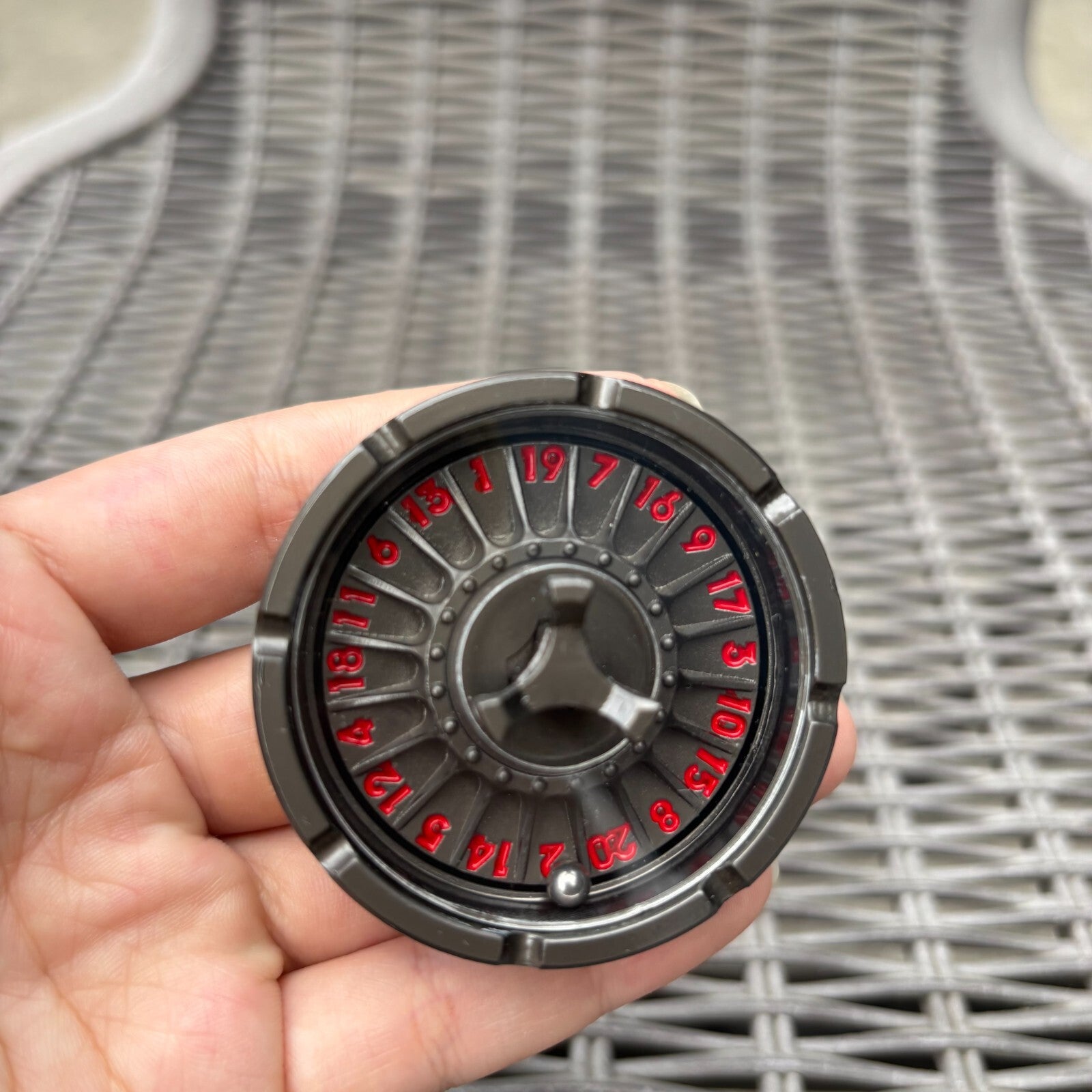 Metal Fingertip Gyro Roulette Dice for Dungeons and Dragons Spinner EDC Dice Toy 07FC0E-D4 - KOEEK