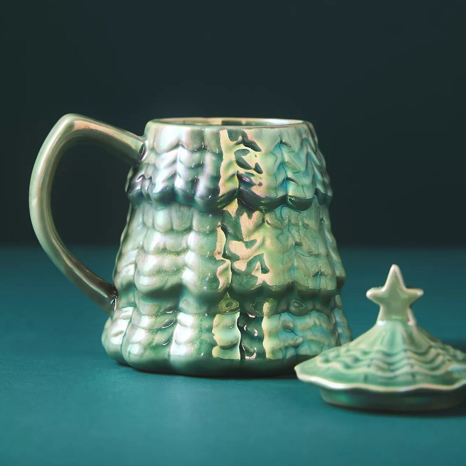 Anthropologie Merry Luster Tree Lidded Mug Holly Green Holiday Christmas ANTHROPOLOGIE - KOEEK