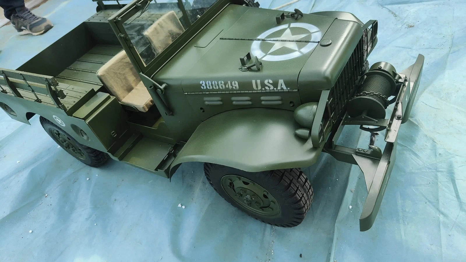 GO-TRUCK 1/6 Dodge Troop Carrier Metal Model The Battle of Lake Changjin Instock GO-TRUCK - KOEEK