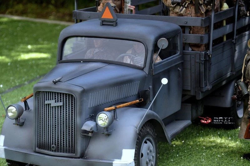 GO-TRUCK 1/6 WWII German Blitzkrieg Opel Truck Metal Model Grey Color In Stock GO-TRUCK - KOEEK