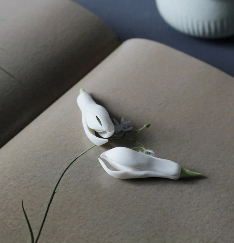 5.5cm Ceramic Hand-kneaded Magnolia Flower Tea Pet Tea Rack Pen Holder Ornament 07FC0E-D4 - KOEEK