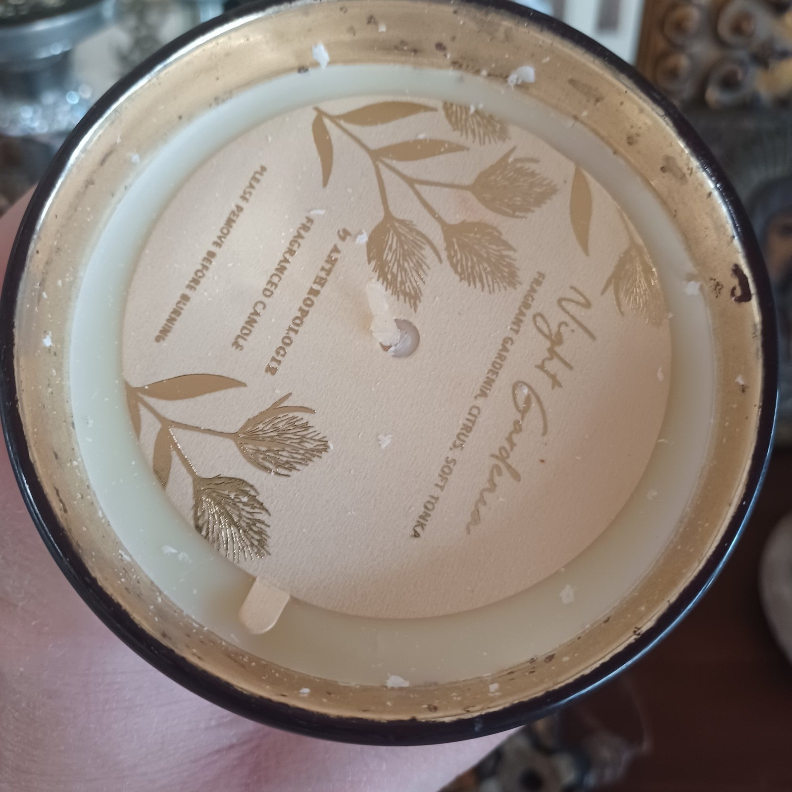 ANTHROPOLOGIE ALEXANDRA ~ NIGHT GARDENIA ETCHED GLASS CANDLE  ~ BEAUTIFUL ANTHROPOLOGIE - KOEEK