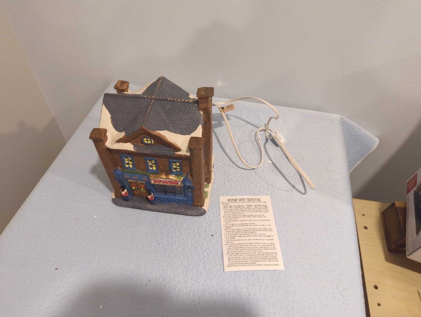 Holiday Time Toys For Tots Christmas Village Piece Lights Up 2017 HOLIDAY TIME - KOEEK