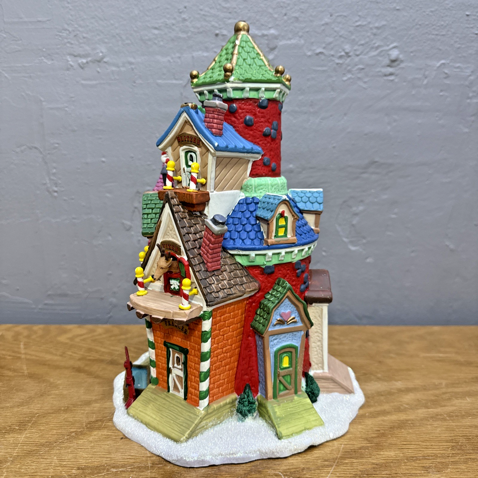 2007 Lemax Village Collection 75543 Lighted Reindeer Loft Christmas Village LEMAX - KOEEK