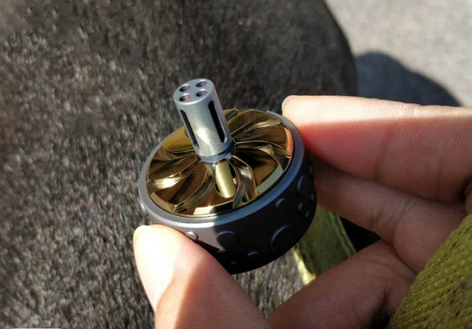 Titanium Alloy Hand Twisting Spinning Top Gyro Gyroscope Spinner Toys 07FC0E-D4 - KOEEK