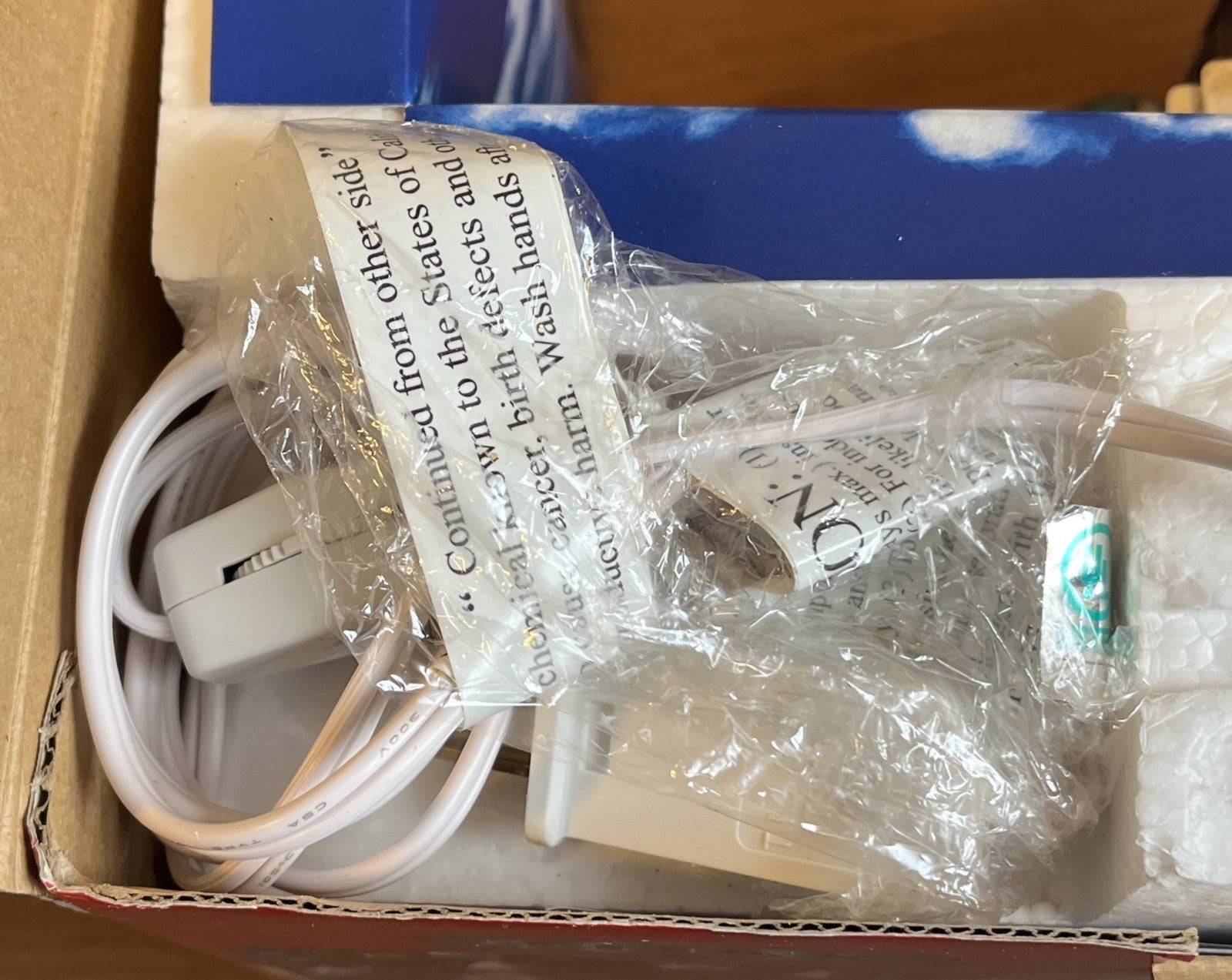 Lemax 2004 Village Old Pacific Theater Lighted Ceramic Christmas Building LEMAX - KOEEK