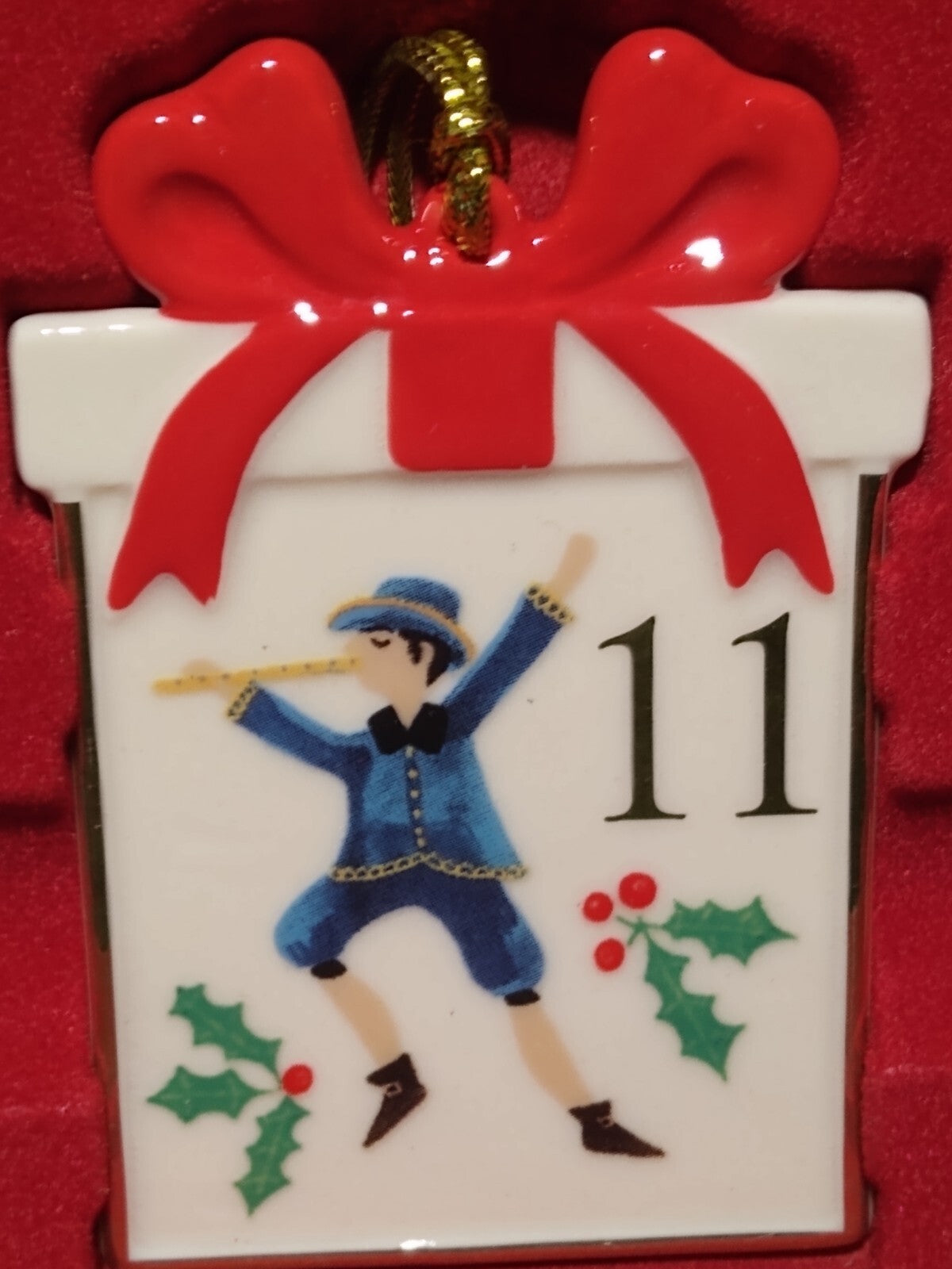 Lenox 12 Days Of Christmas Ornaments Set Of (12) m.s.r.p is $160.00 LENOX - KOEEK