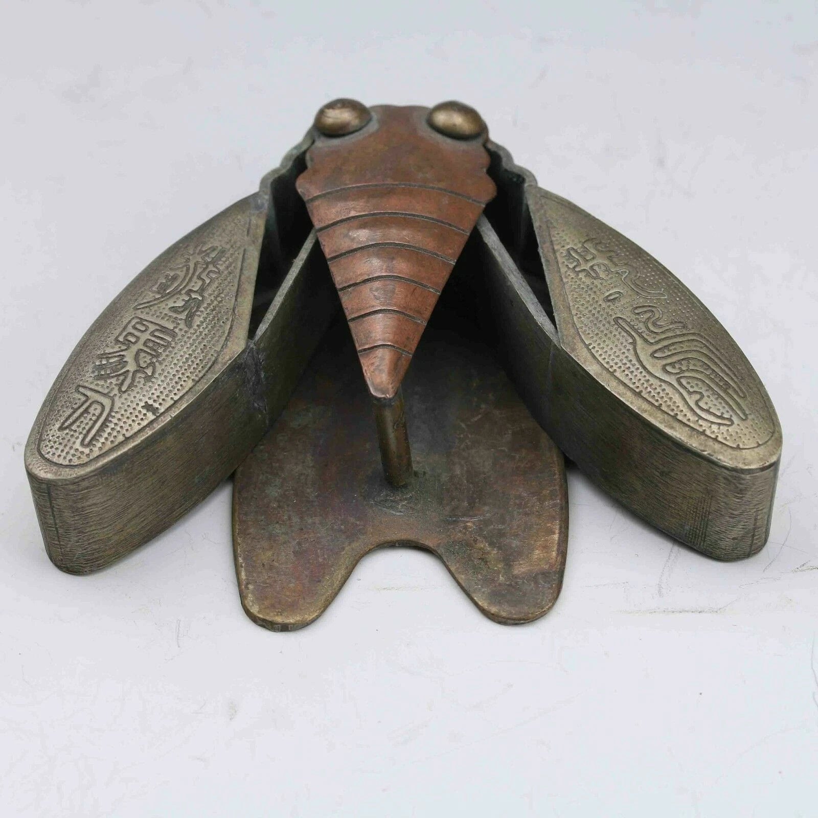 Old Chinese Ancient Collection Museum Hand carved Bronze cicada statue 07FC0E-D4 - KOEEK