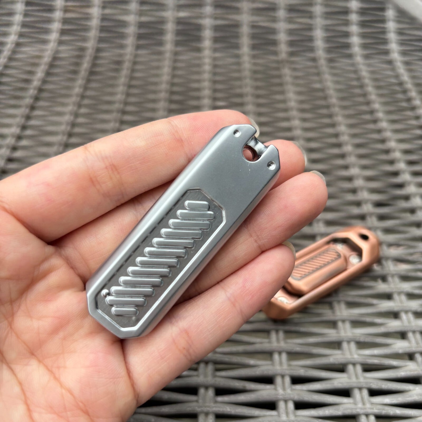 EDC fingertip rebound push card mini fingertip toy relieves adult stress 07FC0E-D4 - KOEEK