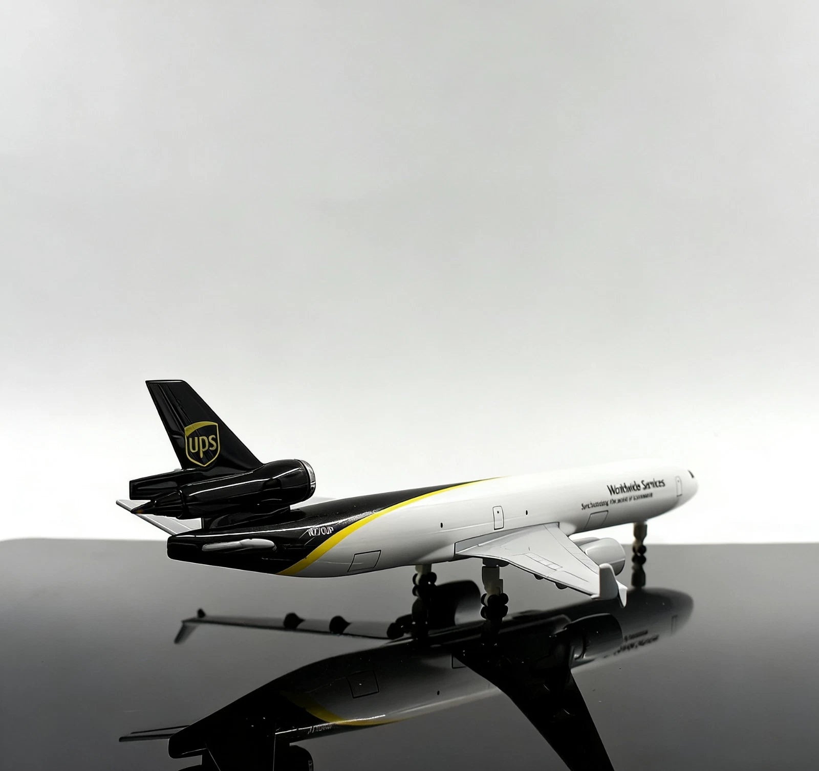 1:400 GeminiJets UPS McDonnell Douglas MD-11F Aircraft Diecast Airplane Model GEMINIJETS - KOEEK