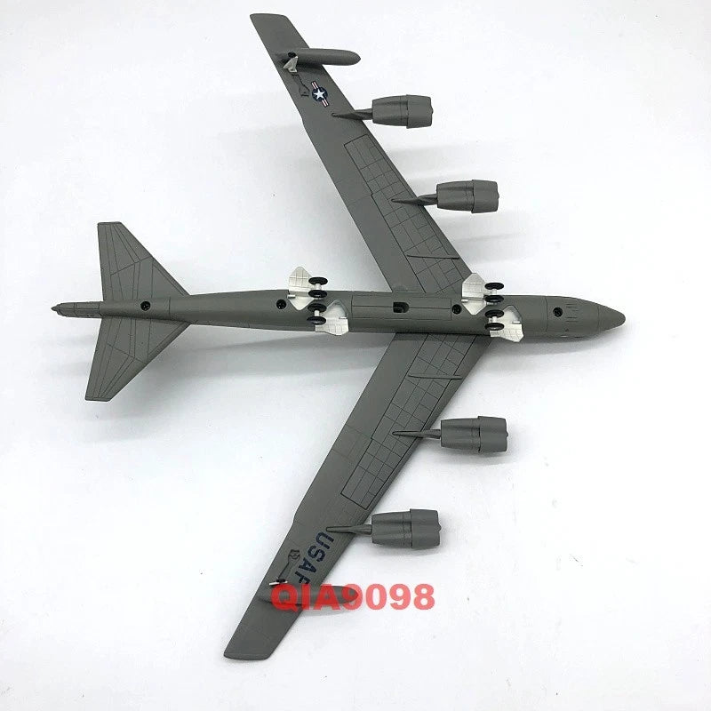 1/200 Scale US Boeing B-52 Strategic Bomber Aircraft Metal + Plastic Model 07FC0E-D4 - KOEEK