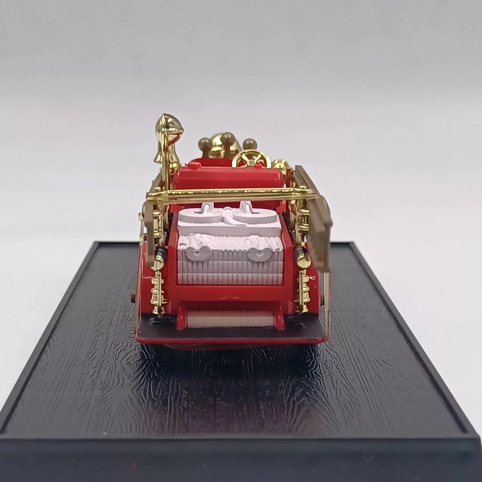 1:64 1924 Ahrens Fox USA Fire Engine Diecast Model Vintage With Display Base 07FC0E-D4 - KOEEK
