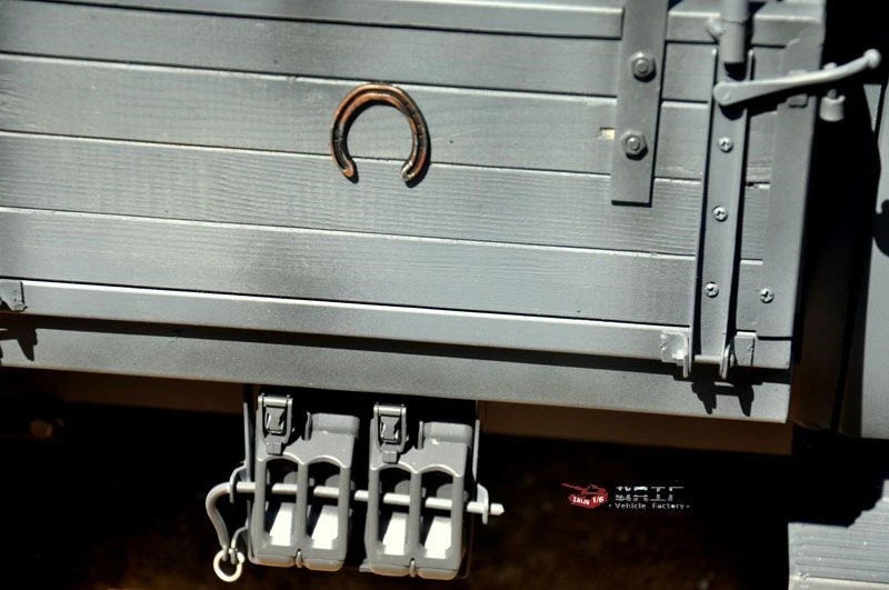 GO-TRUCK 1/6 WWII German Blitzkrieg Opel Truck Metal Model Grey Color In Stock GO-TRUCK - KOEEK
