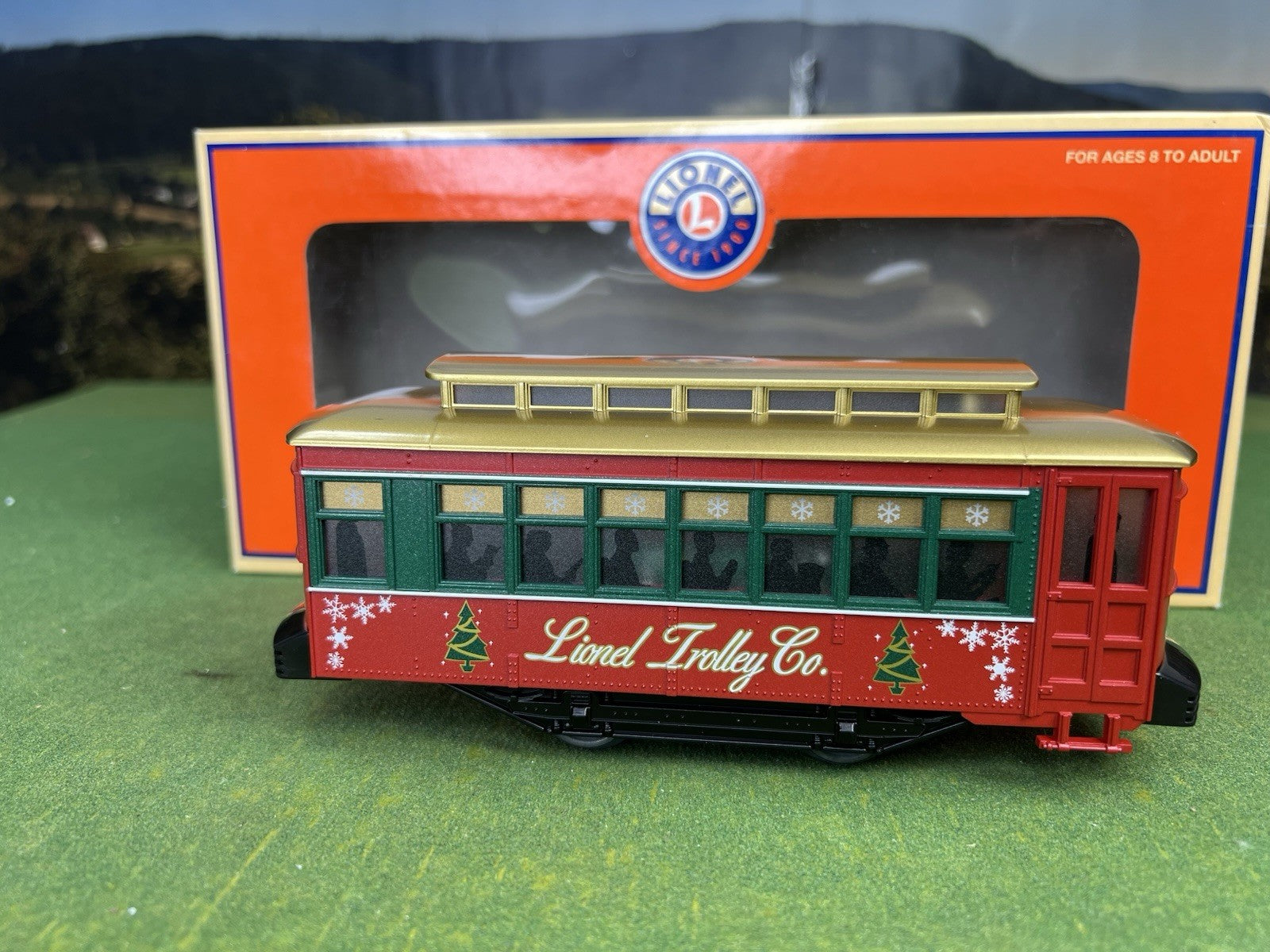 LIONEL 6-28418 CHRISTMAS TROLLEY, O GAUGE, INTERIOR LIGHTING, LIONEL - KOEEK