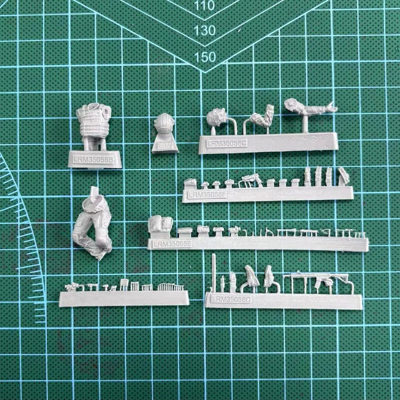 1/35 Resin Model Kit US Army Helicopter Crew 6 Figures Unassambled Unpainted 07FC0E-D4 - KOEEK