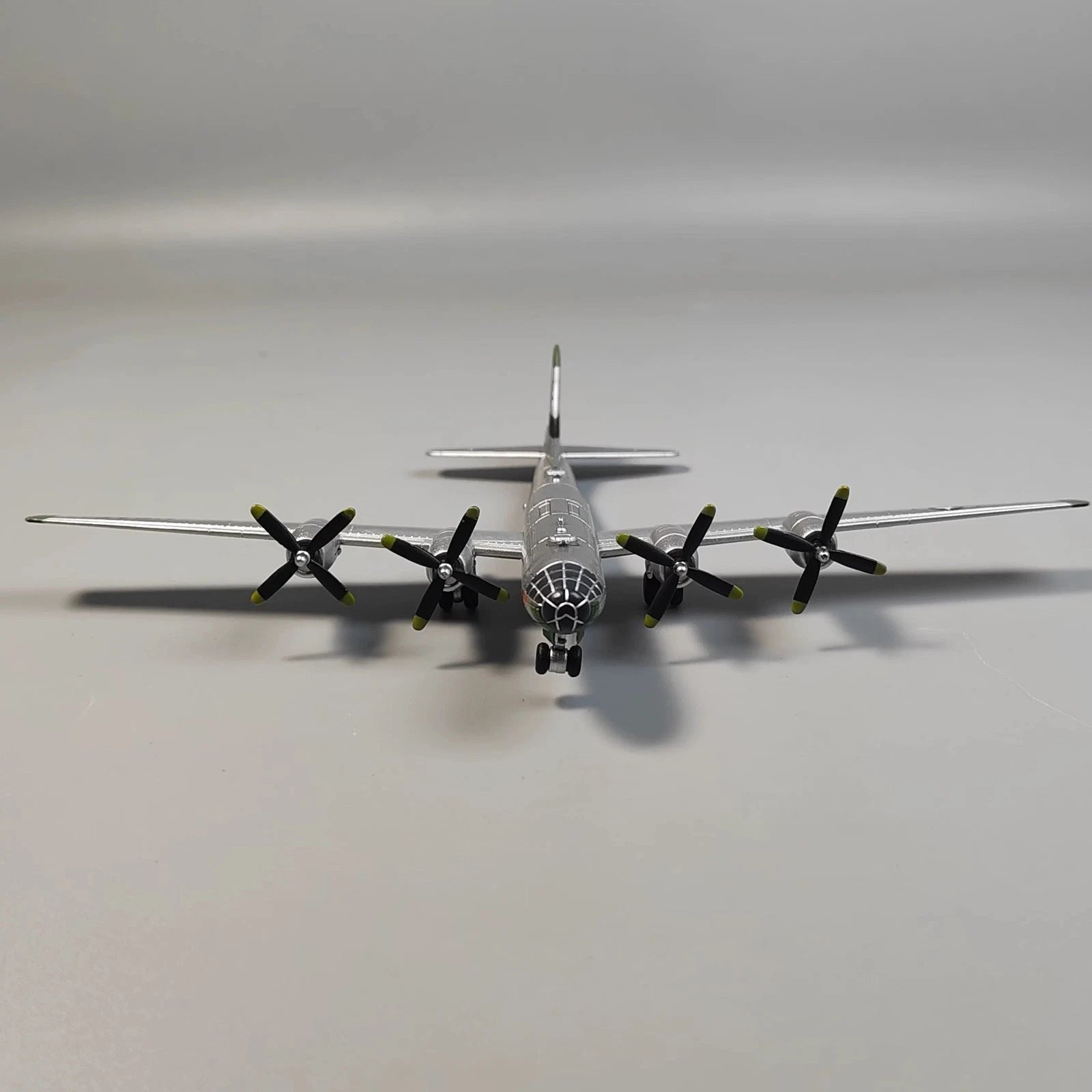 1：200 US World War II  B-29 Superfortress Bomber Military Alloy Model Collection 07FC0E-D4 - KOEEK