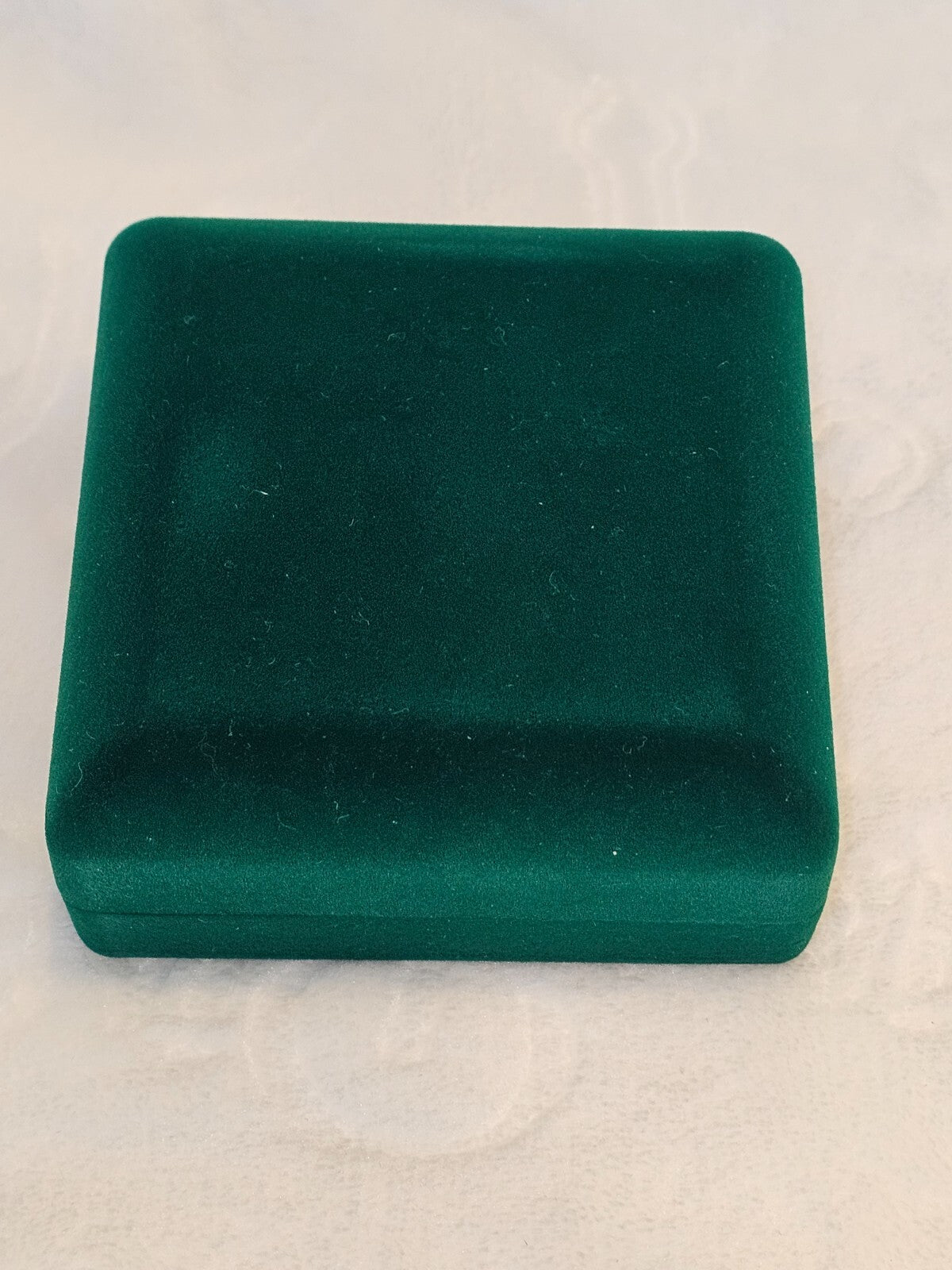 Disney Christmas Characters Decorating Tree puzzle pin DISNEY - KOEEK