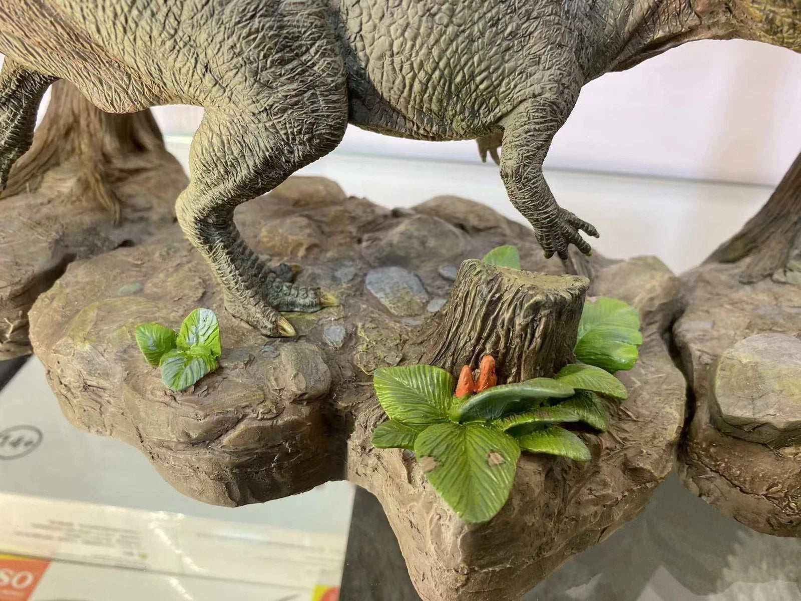 Ceratosaurus Dinosaur Statue Model Figure Display GRHC Studio Deluxe Edition GRHC_STUDIO - KOEEK
